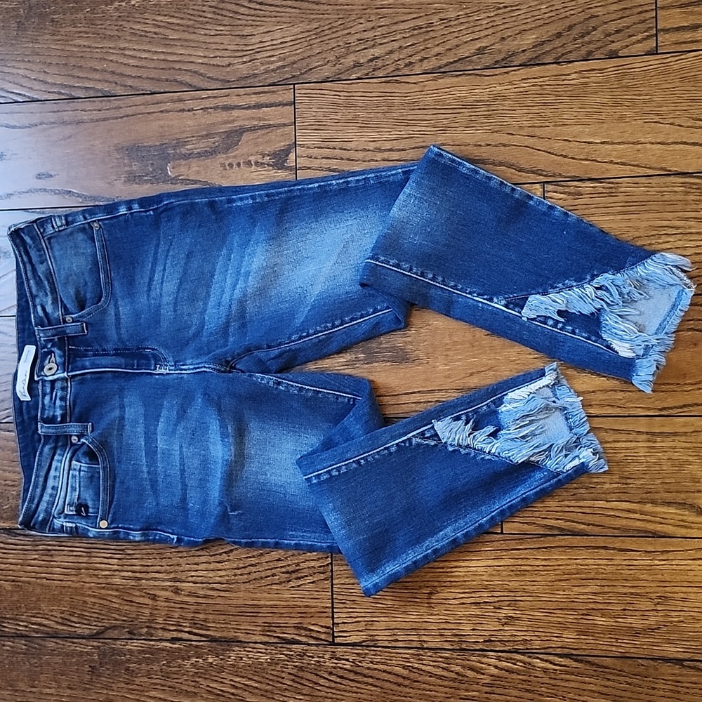 KanCan Straight Leg Jeans Raw Step Hem Medium Wash Distressed Size 6